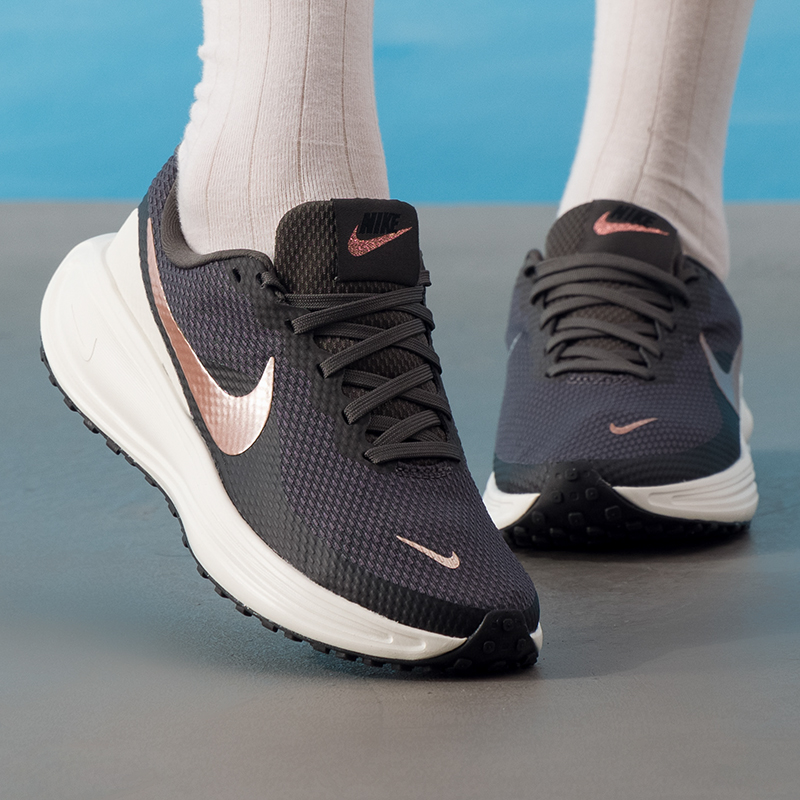 Nike Women's Shoes Original Li - огляд і ціна Lightweight Road Running Shoes